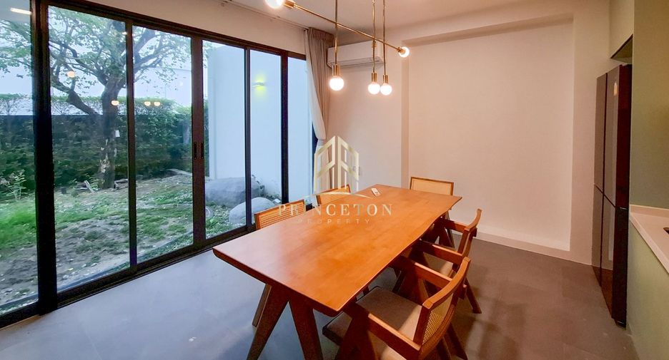 For rent and for sale 4 bedrooms house in Saphan Sung, Bangkok
