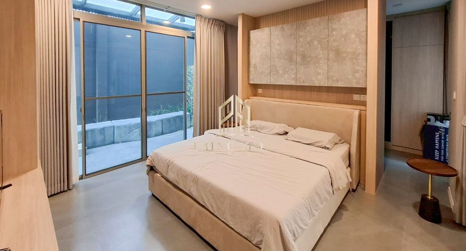 For rent and for sale 4 bedrooms house in Saphan Sung, Bangkok
