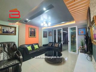For sale 5 bedrooms townhouse in Thanyaburi, Pathum Thani