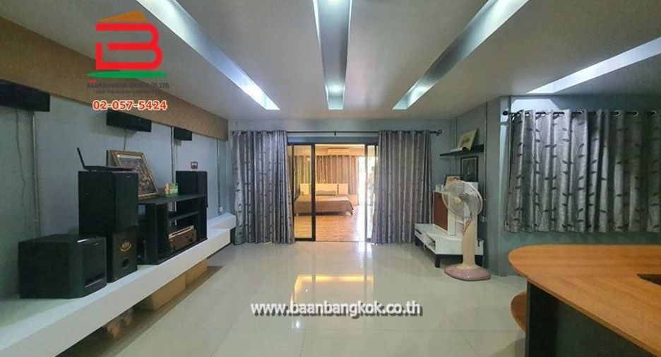 For sale 5 bedrooms townhouse in Thanyaburi, Pathum Thani