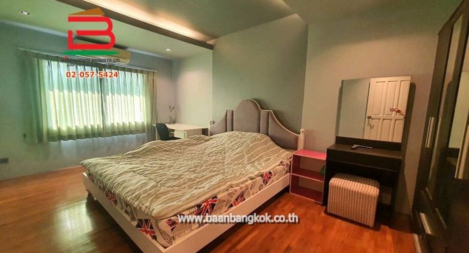 For sale 5 bedrooms townhouse in Thanyaburi, Pathum Thani