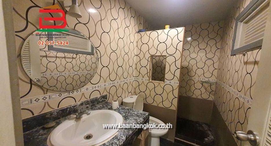 For sale 5 bedrooms townhouse in Thanyaburi, Pathum Thani