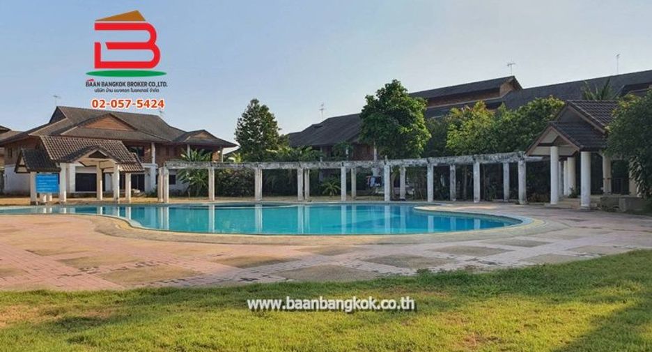 For sale 5 bedrooms townhouse in Thanyaburi, Pathum Thani