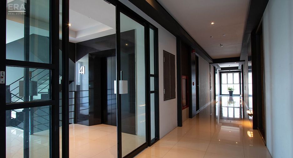 For sale 1 bed condo in Mueang Rayong, Rayong