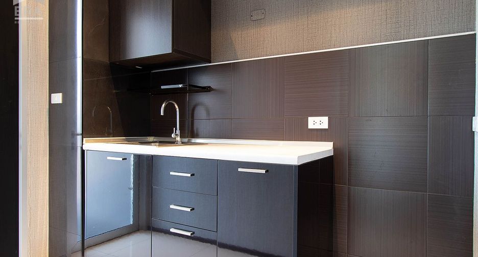 For sale 1 bed condo in Mueang Rayong, Rayong