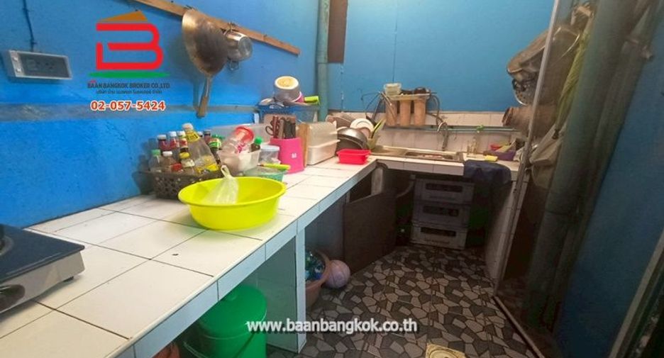 For sale 3 bedrooms retail Space in Bang Khen, Bangkok