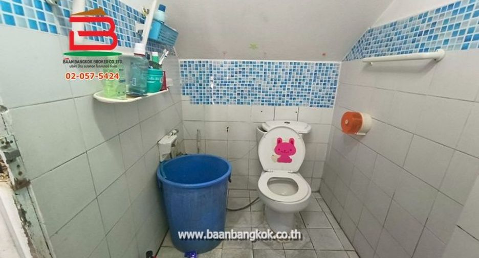 For sale 3 bedrooms retail Space in Bang Khen, Bangkok