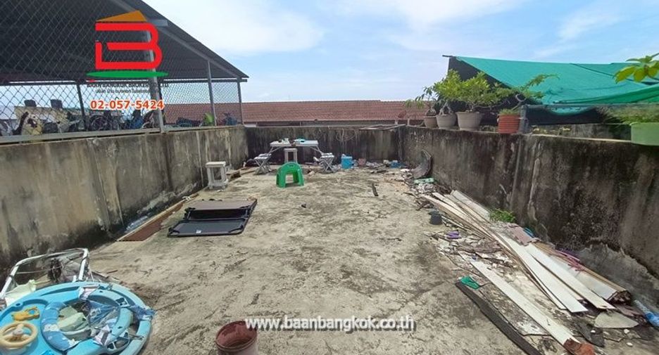 For sale 3 bedrooms retail Space in Bang Khen, Bangkok