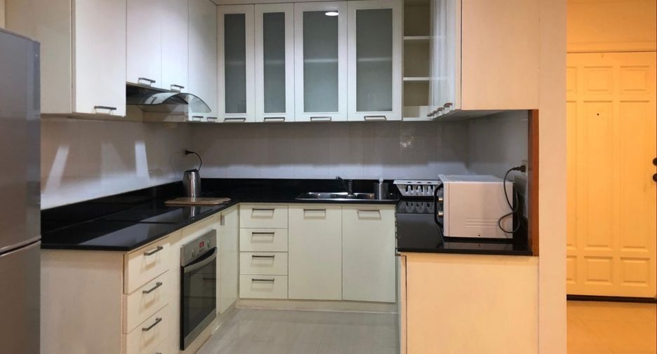For rent 2 bedrooms condo in Pathum Wan, Bangkok