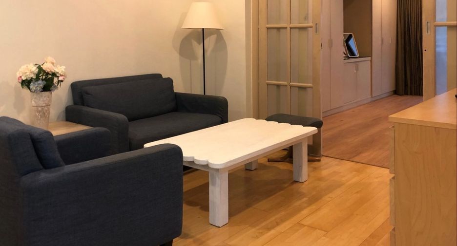 For rent 2 bedrooms condo in Pathum Wan, Bangkok