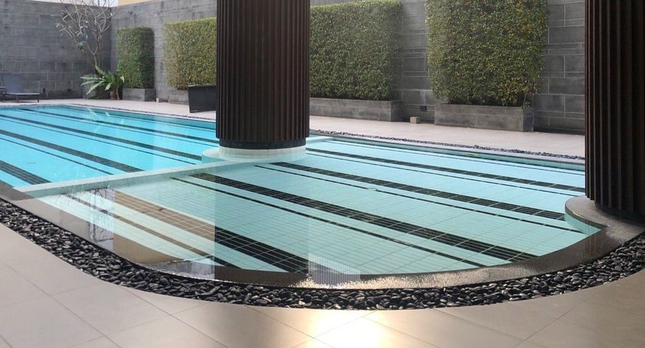 For rent 2 bedrooms condo in Pathum Wan, Bangkok