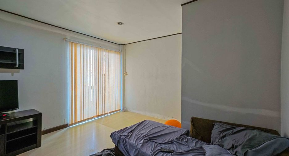 For rent and for sale 4 bedrooms retail Space in Chatuchak, Bangkok