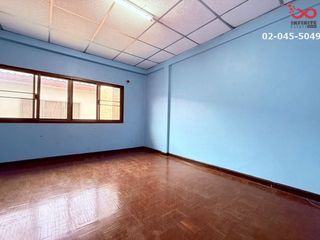 For sale 2 bed townhouse in Bang Khen, Bangkok