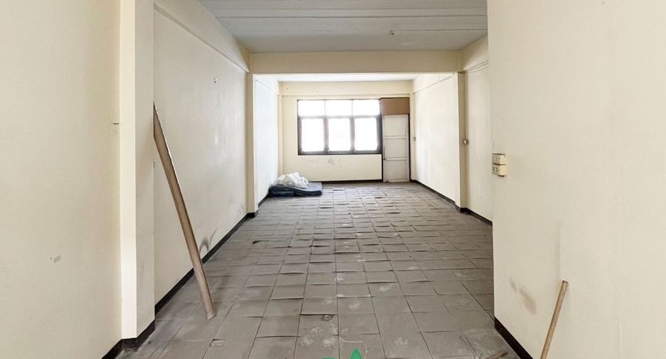 For sale retail Space in Taling Chan, Bangkok