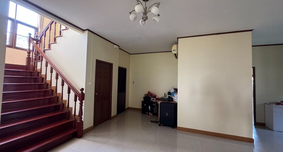 Haus zum Kauf mit 5 Zimmer in Yan Nawa, Bangkok