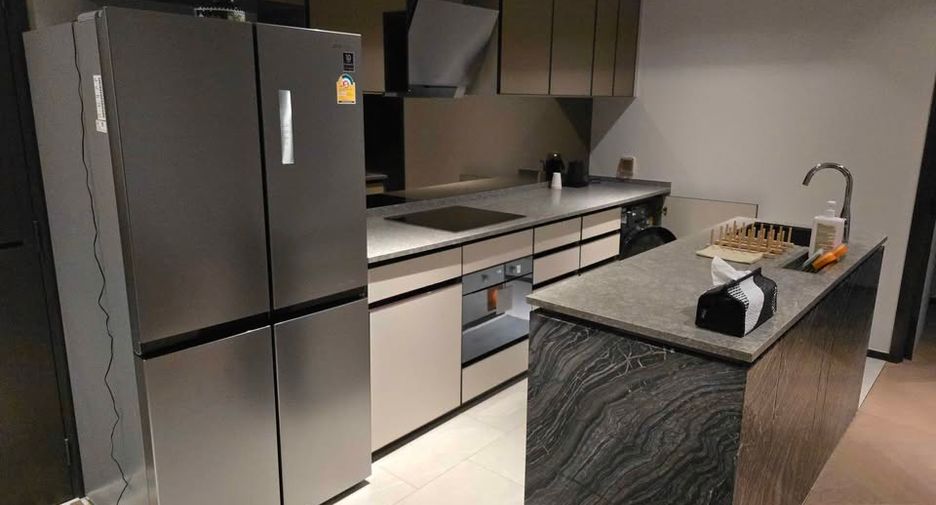For rent 2 bedrooms condo in Watthana, Bangkok