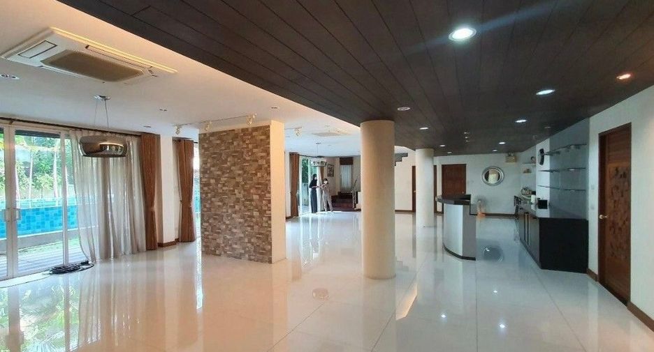 For sale land in Phra Khanong, Bangkok