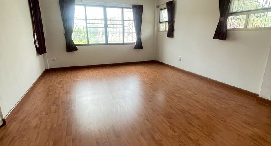 For sale 1 bed house in Si Racha, Chonburi