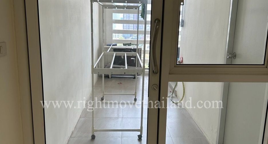 For sale 3 bedrooms condo in Watthana, Bangkok
