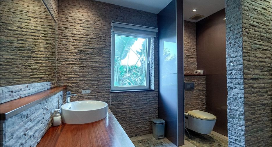 Haus zum Kauf mit 7 Zimmer in Bang Lamung, Chonburi