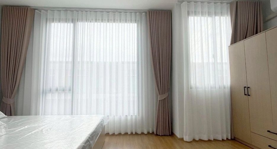 For rent 3 bedrooms townhouse in Bang Phli, Samut Prakan