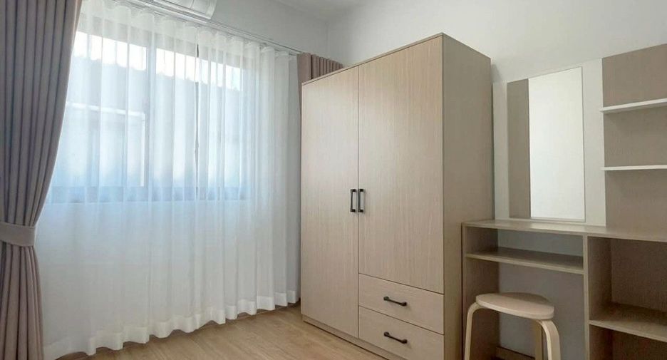 For rent 3 bedrooms townhouse in Bang Phli, Samut Prakan