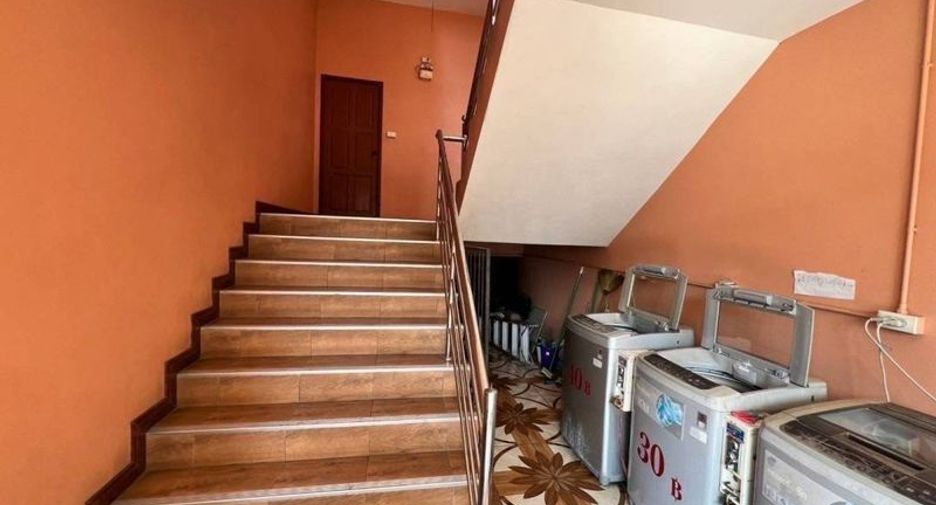 For sale 64 bedrooms apartment in Si Racha, Chonburi