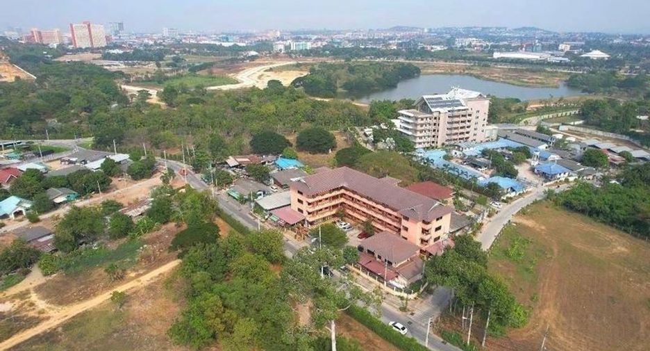 For sale 64 bedrooms apartment in Si Racha, Chonburi