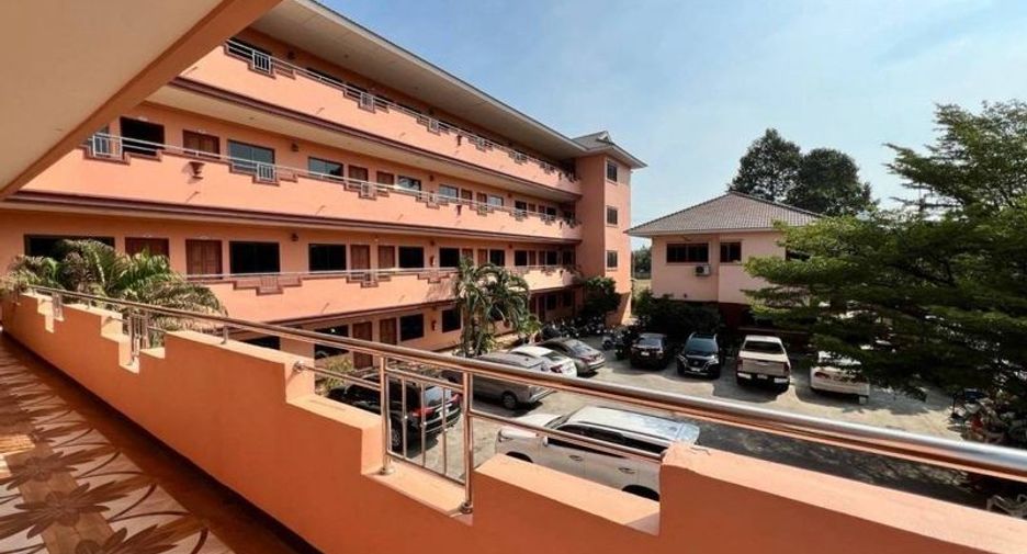 For sale 64 bedrooms apartment in Si Racha, Chonburi