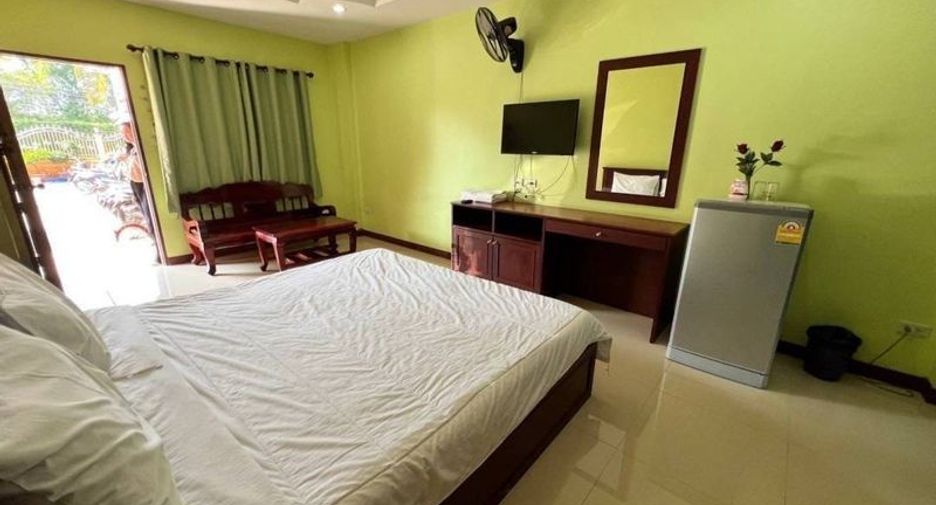 For sale 64 bedrooms apartment in Si Racha, Chonburi