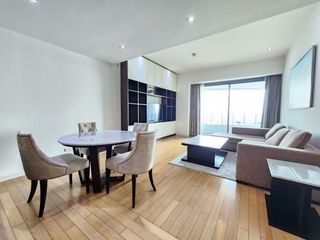 À louer 2 chambres condo à Yan Nawa, Bangkok