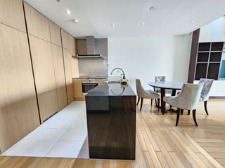 À louer 2 chambres condo à Yan Nawa, Bangkok