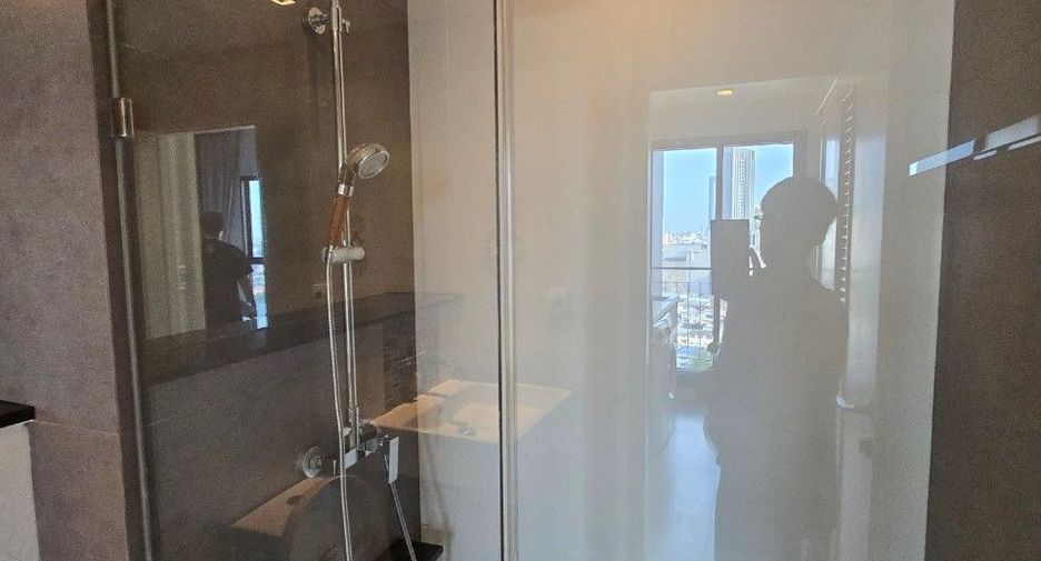 Condo en alquiler de 1 habitaciones en Khlong San, Bangkok