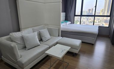 Condo en alquiler de 1 habitaciones en Khlong San, Bangkok