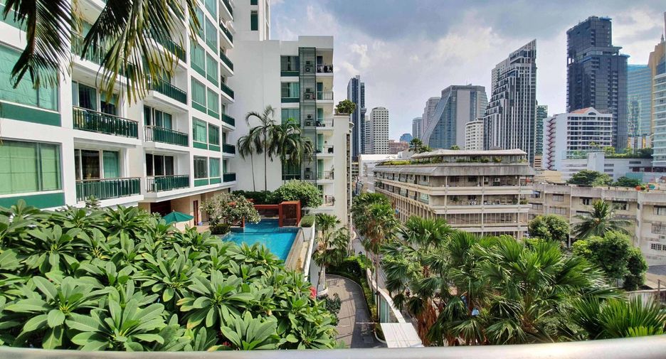 For rent 2 bedrooms condo in Watthana, Bangkok