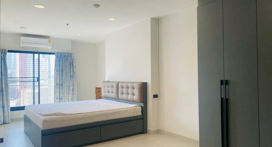 À louer 2 chambres condo à Watthana, Bangkok