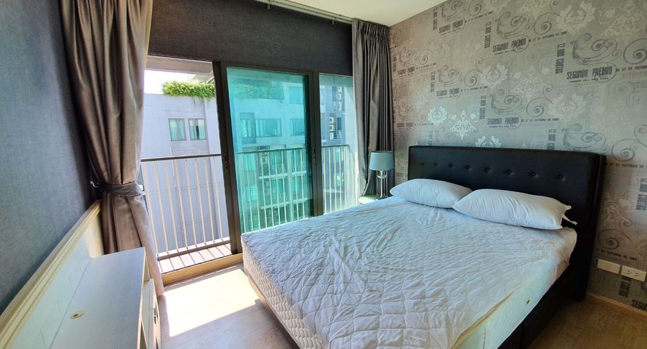 For rent 3 bedrooms condo in Khlong Toei, Bangkok
