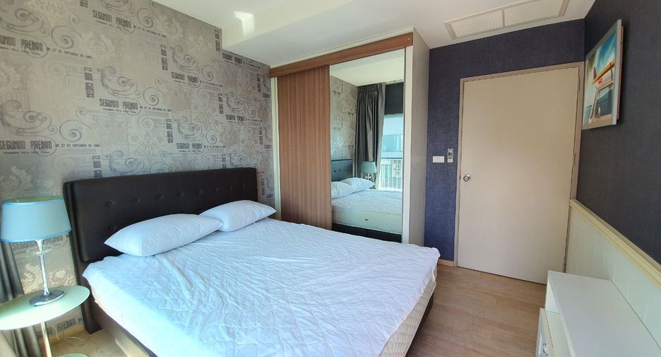 For rent 3 bedrooms condo in Khlong Toei, Bangkok