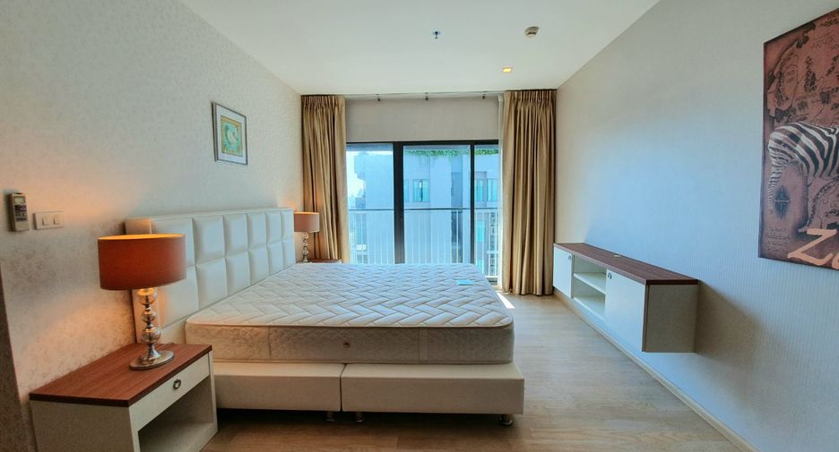 For rent 3 bedrooms condo in Khlong Toei, Bangkok