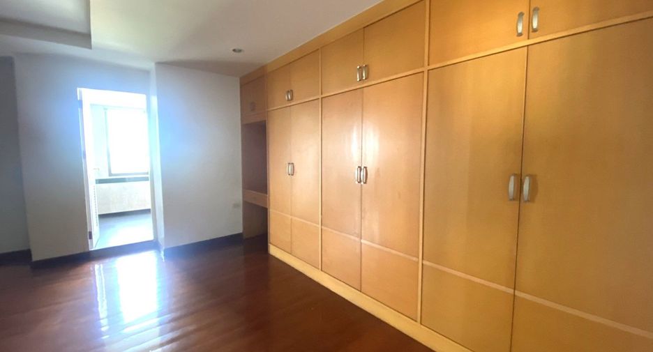 For rent 3 ベッドルーム condo in Watthana, Bangkok