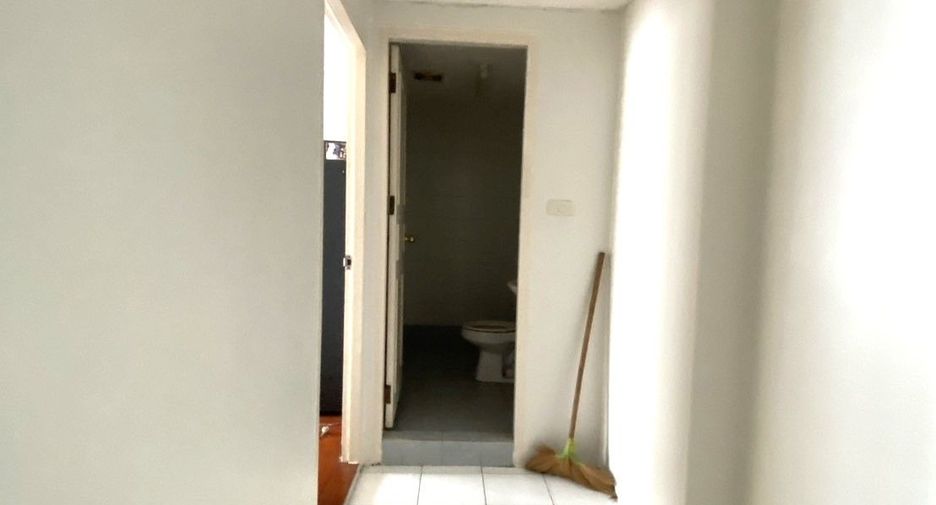 For rent 3 ベッドルーム condo in Watthana, Bangkok