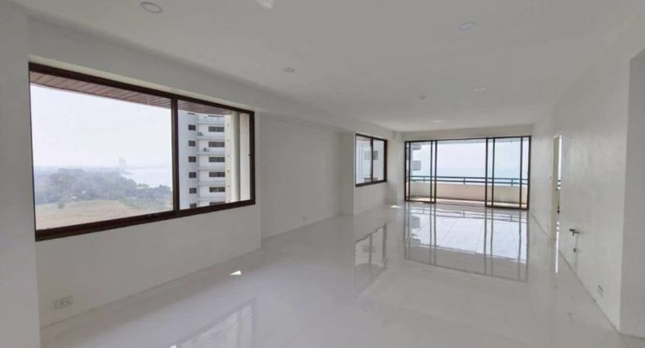 Condo en venta de 2 habitaciones en Sattahip, Chonburi