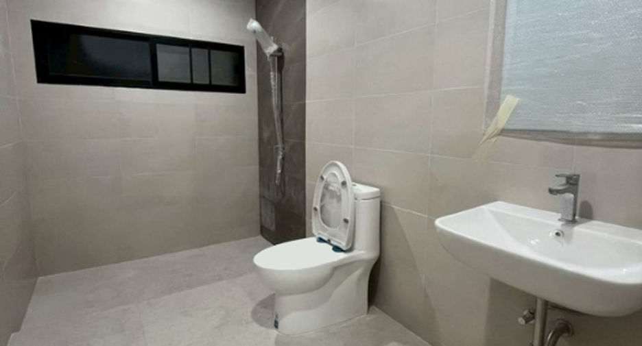 For sale 2 bedrooms townhouse in Prawet, Bangkok