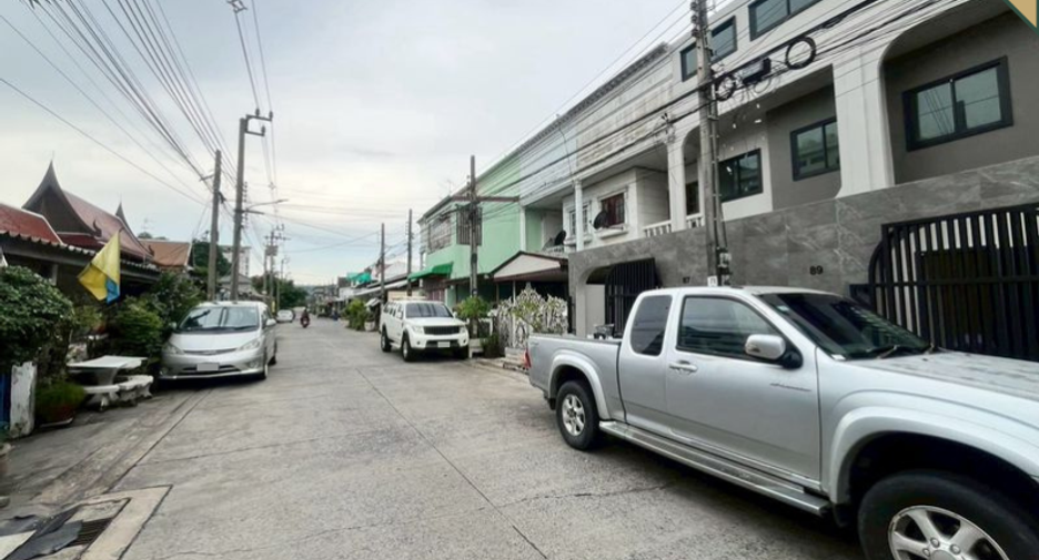 For sale 2 bedrooms townhouse in Prawet, Bangkok