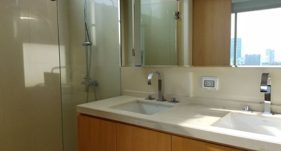 For rent 2 bedrooms condo in Chatuchak, Bangkok