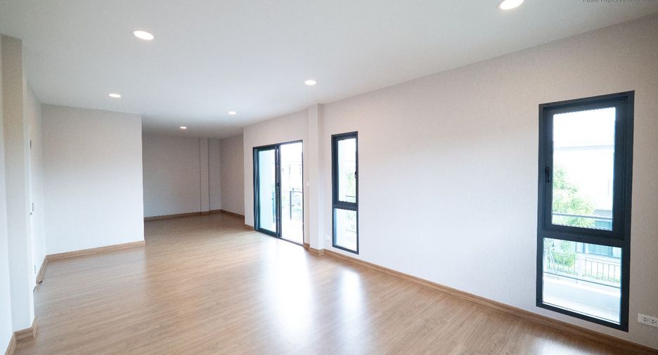 Haus zum Kauf mit 4 Zimmer in Nong Khaem, Bangkok