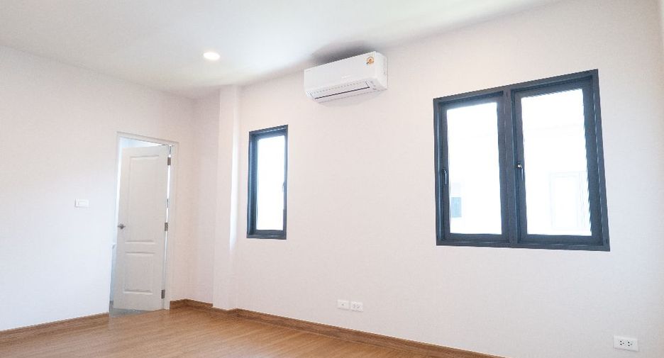 Haus zum Kauf mit 4 Zimmer in Nong Khaem, Bangkok