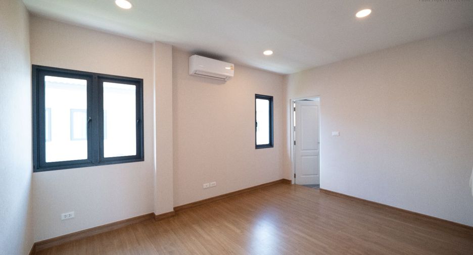 Haus zum Kauf mit 4 Zimmer in Nong Khaem, Bangkok