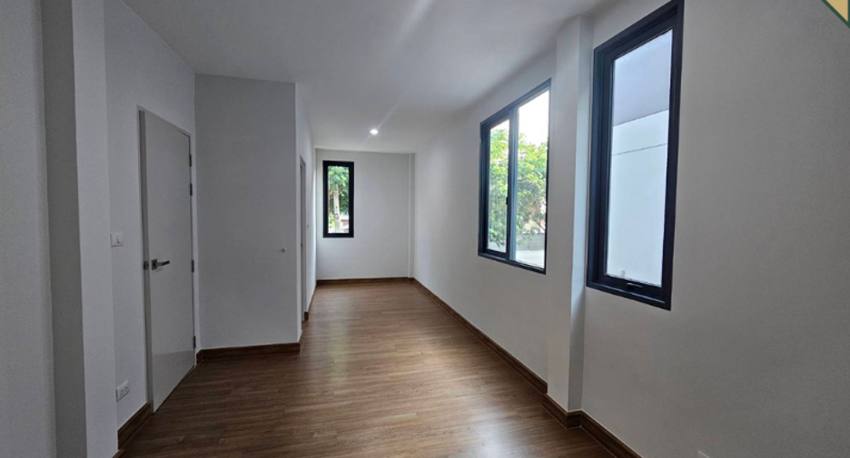 Haus zur Miete und zum Kauf mit 4 Zimmer in Bang Khen, Bangkok