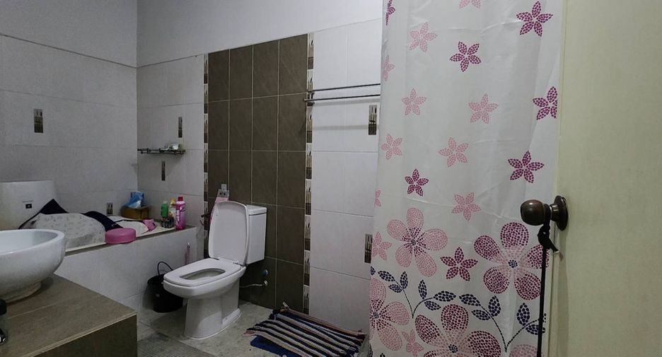 出售 4 卧室 商业空间 在 Saraphi, Chiang Mai